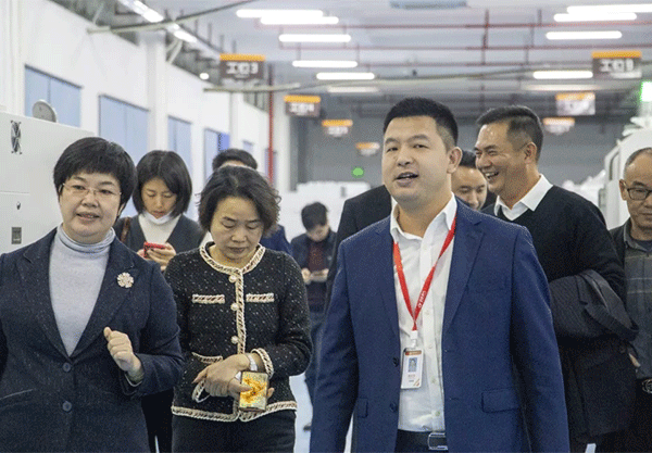 福建省長(zhǎng)汀縣呂莉縣長(zhǎng)一行蒞臨超越激光視察指導(dǎo)-15.png 福建省長(zhǎng)汀縣呂莉縣長(zhǎng)一行蒞臨超越激光視察指導(dǎo)-15.png