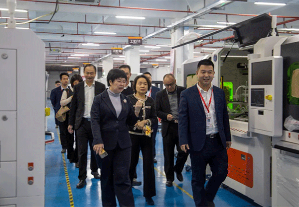 福建省長(zhǎng)汀縣呂莉縣長(zhǎng)一行蒞臨超越激光視察指導(dǎo)-16.png 福建省長(zhǎng)汀縣呂莉縣長(zhǎng)一行蒞臨超越激光視察指導(dǎo)-16.png