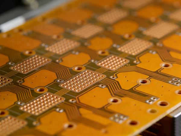 FPC紫外皮秒激光鉆孔 (4).jpg FPC紫外皮秒激光鉆孔 (4).jpg